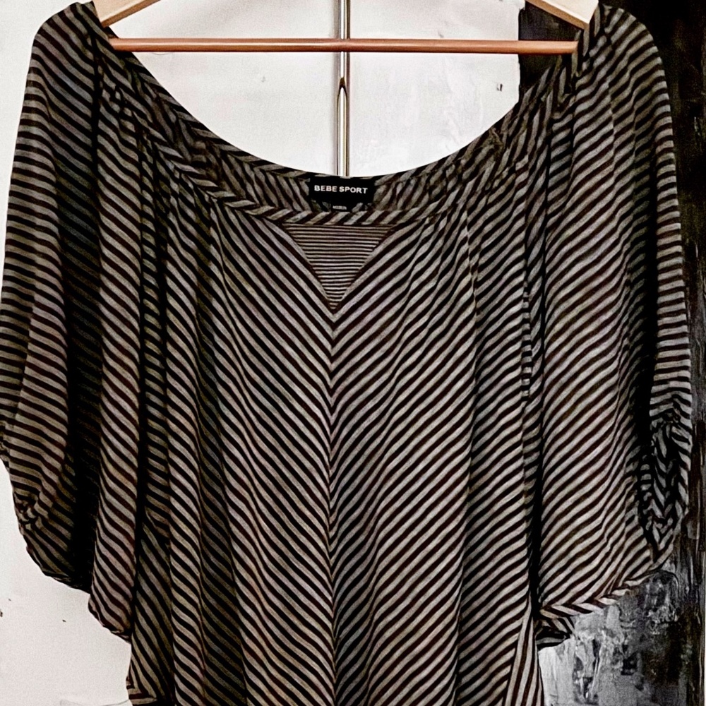 BEBE GREY/BLACK SPORT TOP